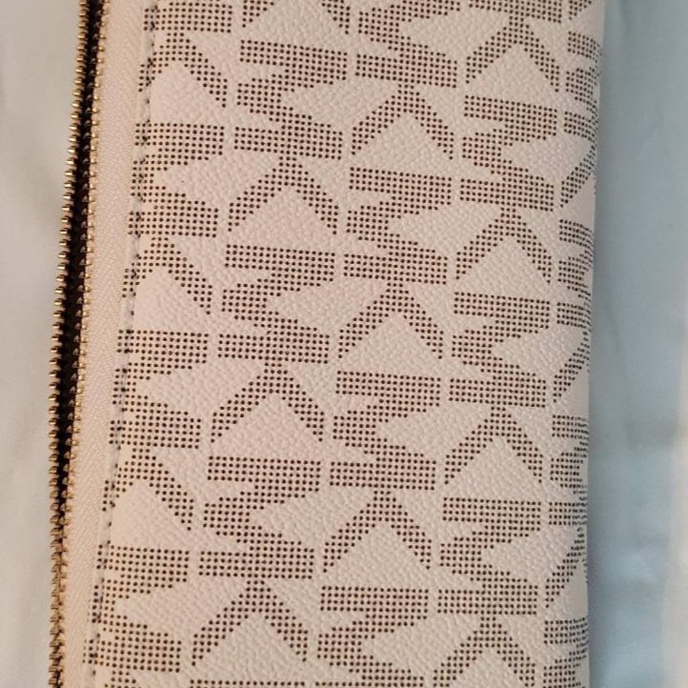 Michael Kors 'Jet Set' Faux Leather Wallet Vanilla - Picture 2 of 4